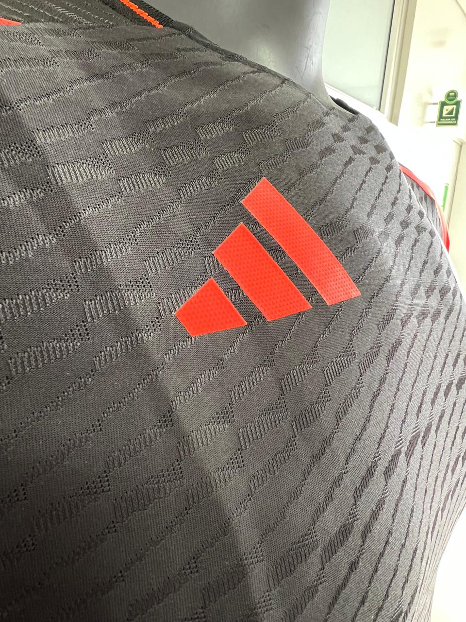 CAMISETA COLOMBIA NEGRA PLAYER 2025